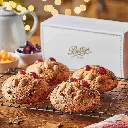 Garden Apartment, With Parking * Harrogate