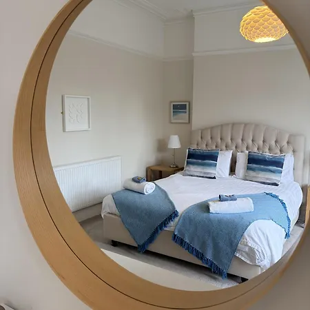 Garden Apartment, With Parking Daire *