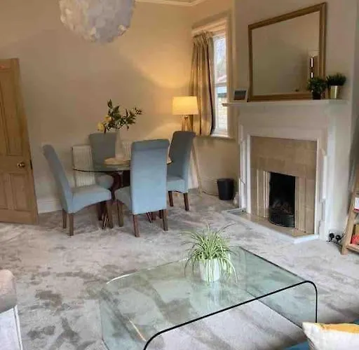 Daire Garden Apartment, With Parking *