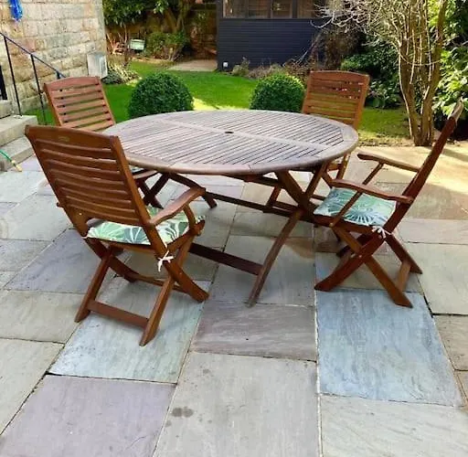 Apartment Garden Apartment, With Parking *