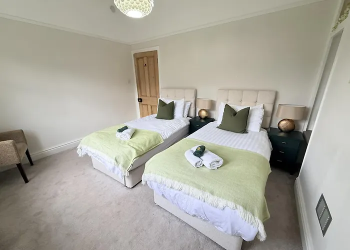 Garden Apartment, With Parking Harrogate