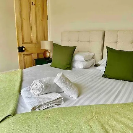 Garden Apartment, With Parking Harrogate