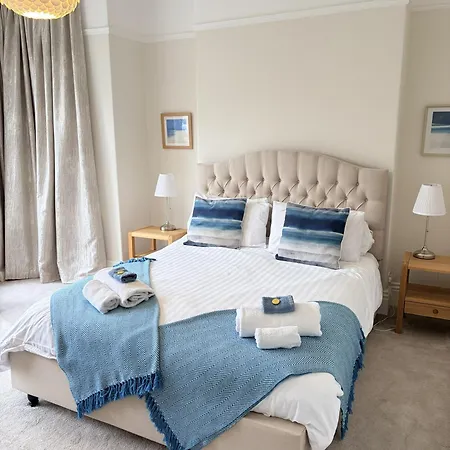 Garden Apartment, With Parking * Harrogate